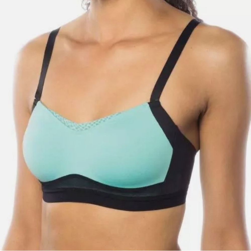 Moving comfort fineform sports bra